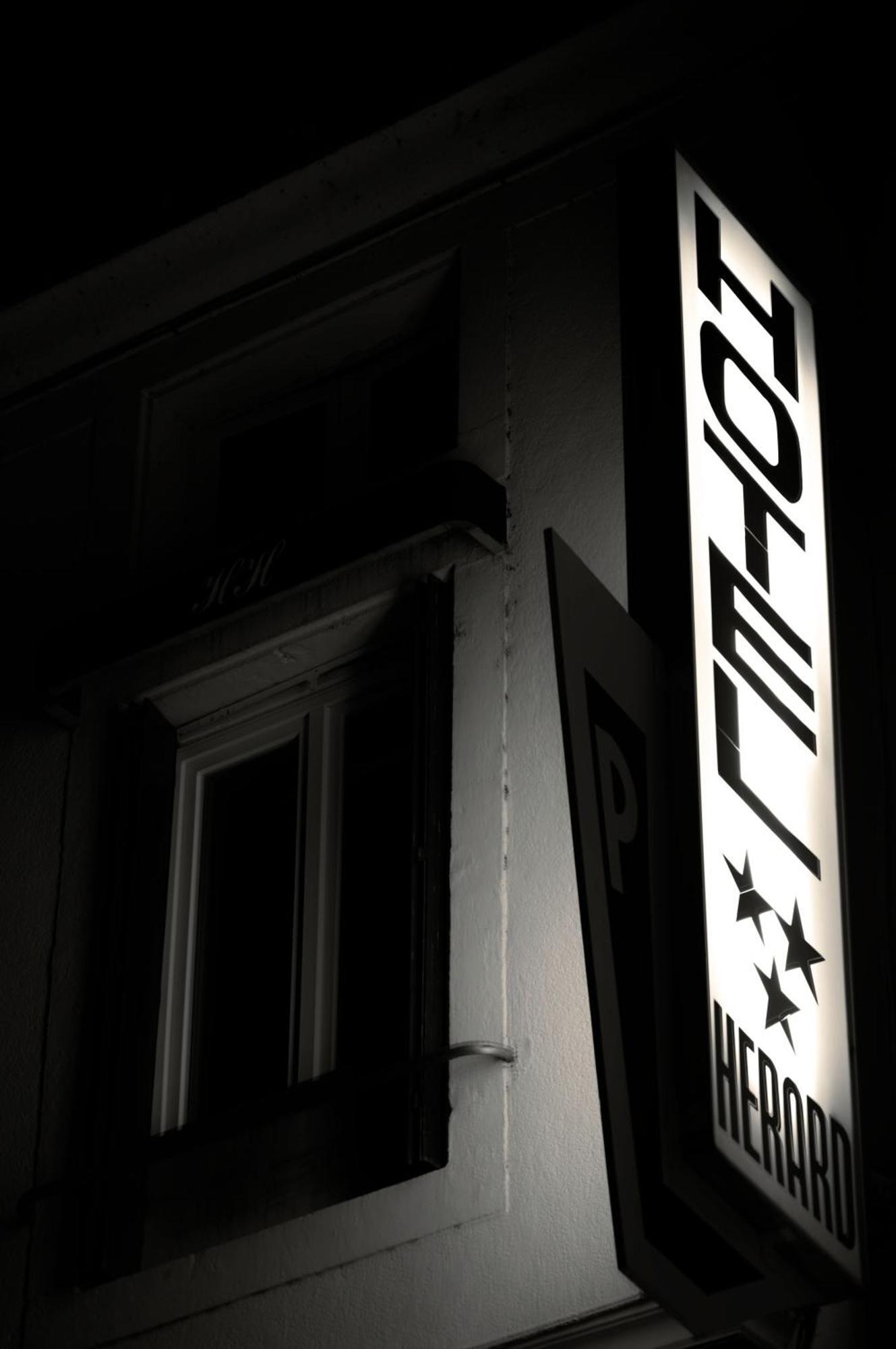 בורבון-לה-בה Hotel Restaurant Herard מראה חיצוני תמונה