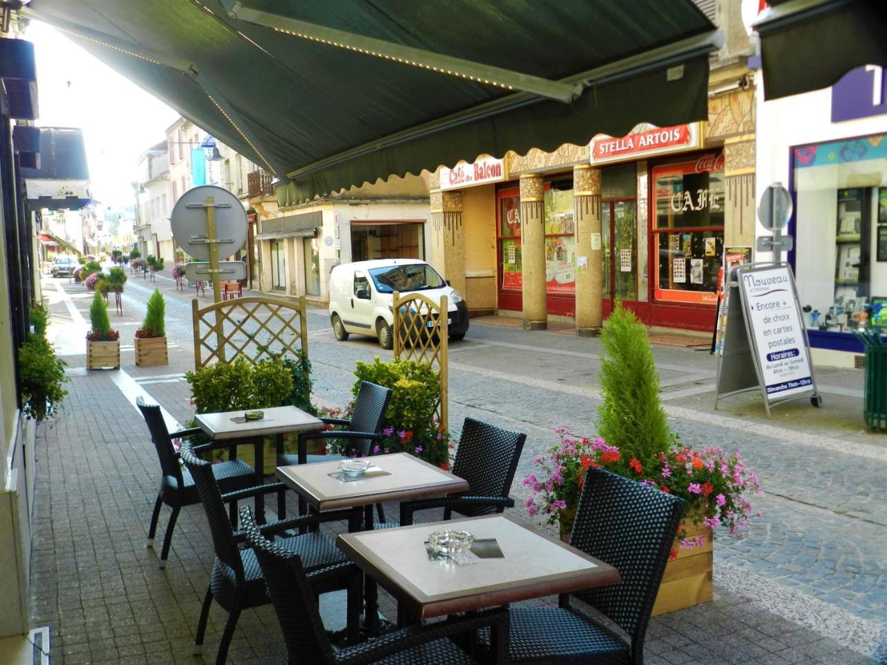 בורבון-לה-בה Hotel Restaurant Herard מראה חיצוני תמונה